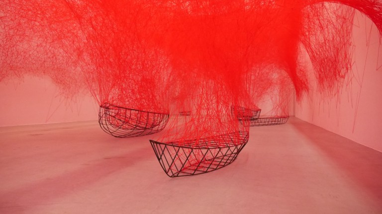 Chiharu Shiota - Uncertain Journey - 049